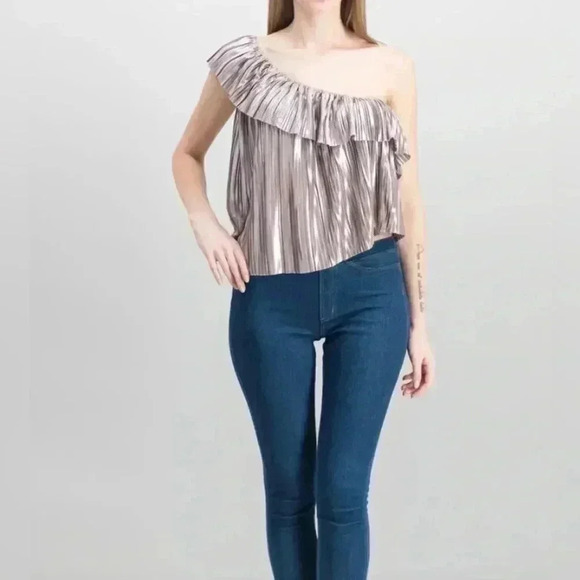 Guess Bobbi and Bricka Shimmer One Shoulder Pleated Blouse - Size Medium - Picture 4 of 9
